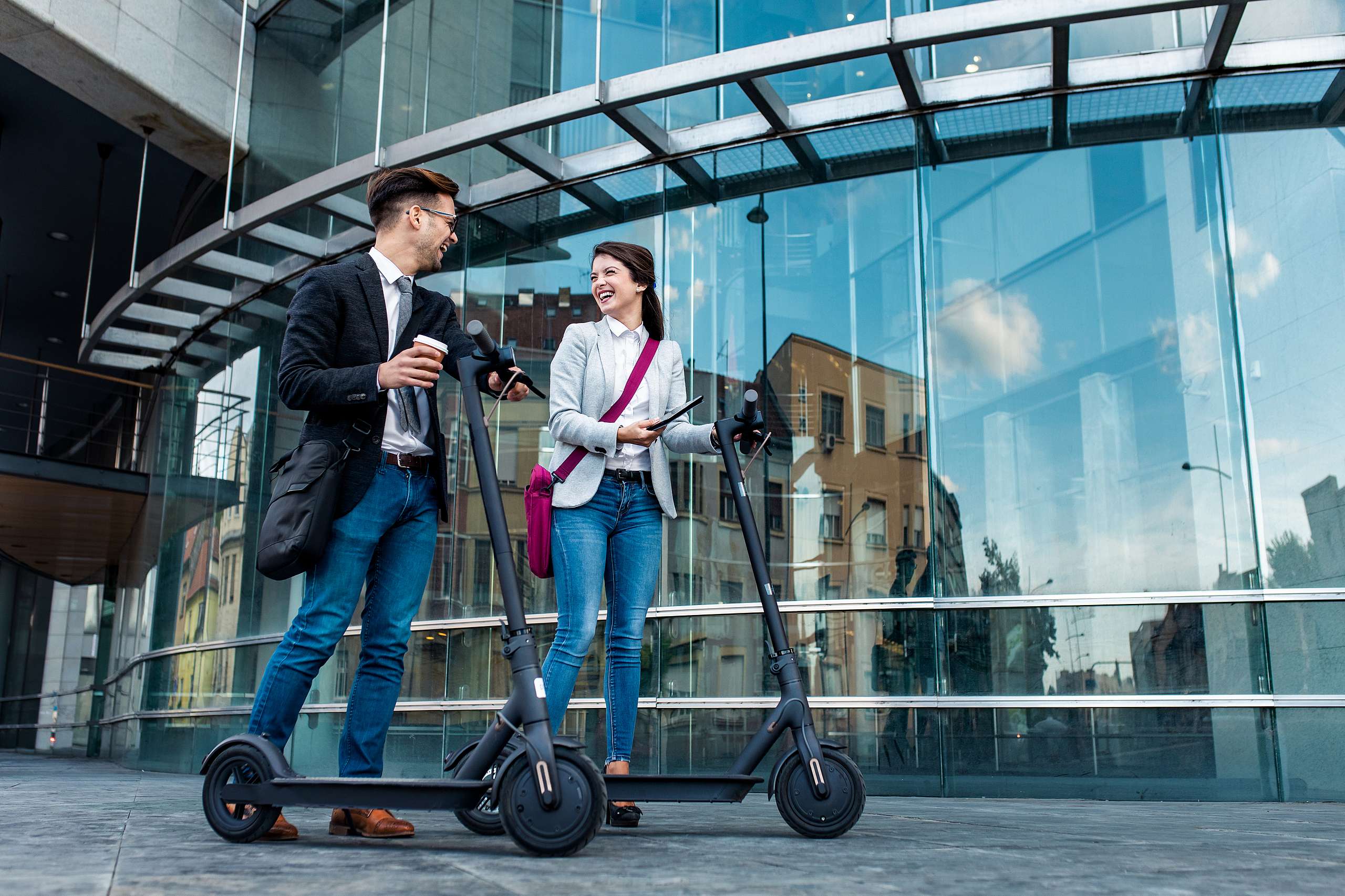 Modernen E-Scooter leasen – Im Leasing mit GRENKE