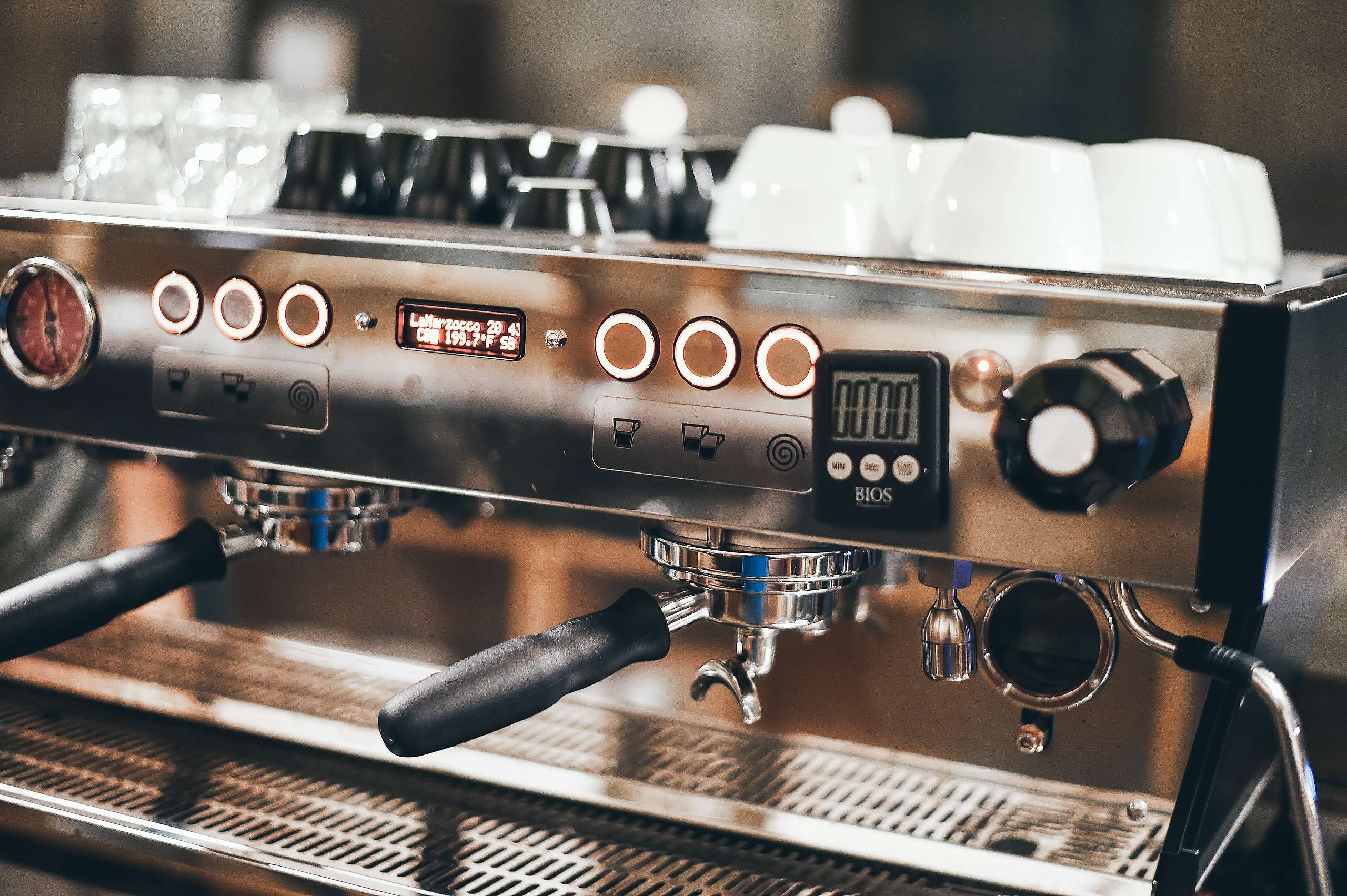 Professioneller Siebträger für erstklassigen Kaffeegenuss – Kaffeevollautomaten per Leasing finanzieren